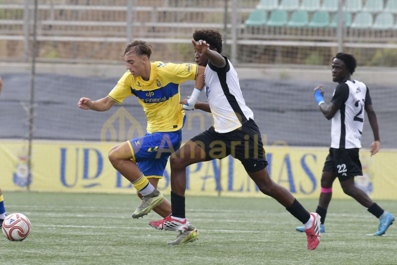 El juvenil de la UD suma su primera laboriosa goleada en el Anexo (5-1)