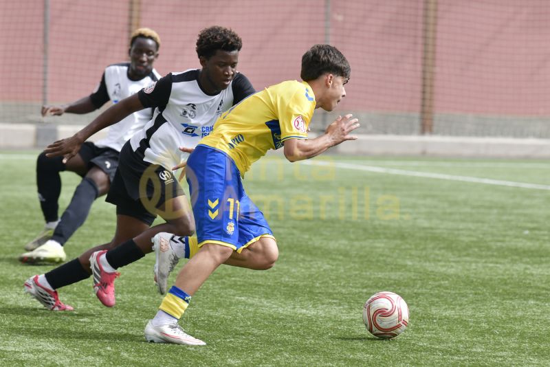 El juvenil de la UD suma su primera laboriosa goleada en el Anexo (5-1)