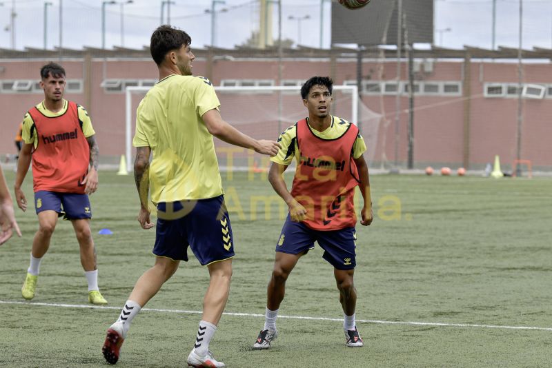 Robaina e Iván López ya dirigen a los filiales de Segunda y Tercera RFEF