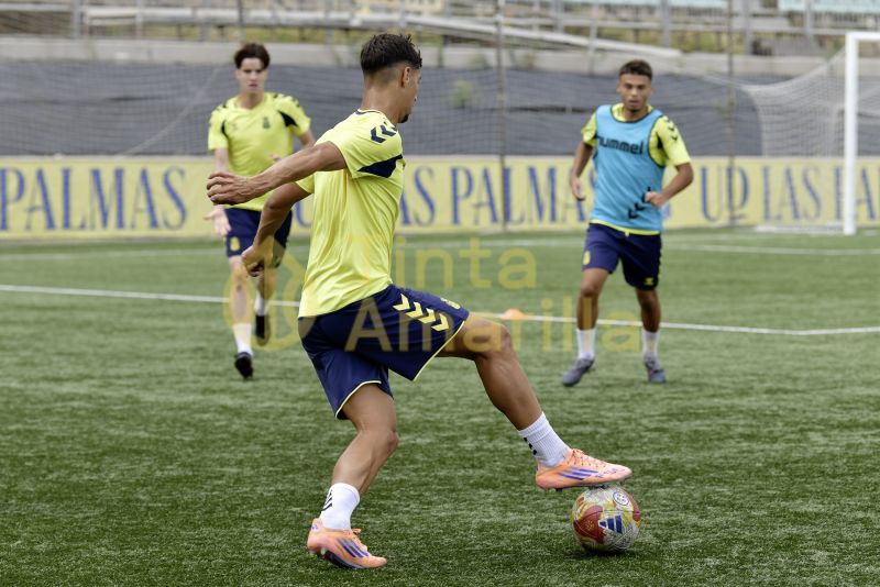 Robaina e Iván López ya dirigen a los filiales de Segunda y Tercera RFEF