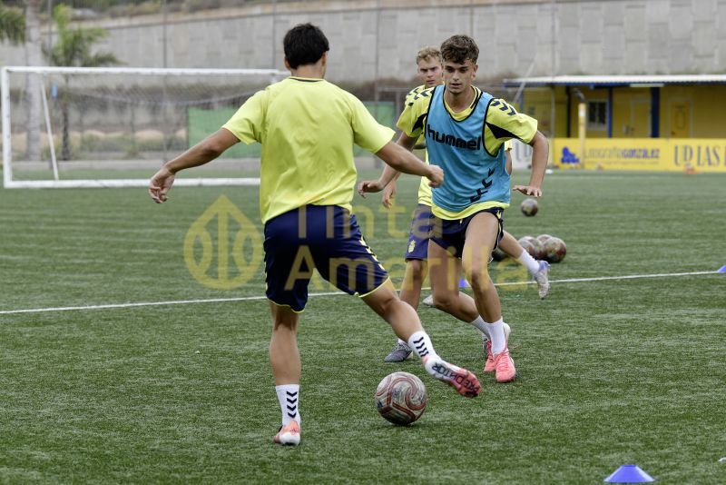 Robaina e Iván López ya dirigen a los filiales de Segunda y Tercera RFEF