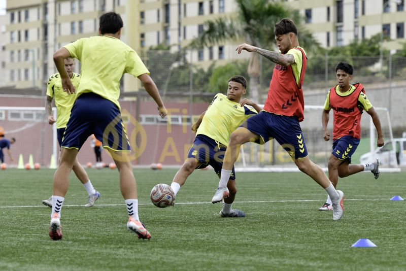 Robaina e Iván López ya dirigen a los filiales de Segunda y Tercera RFEF