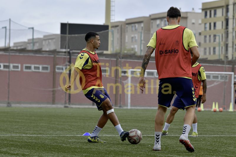 Robaina e Iván López ya dirigen a los filiales de Segunda y Tercera RFEF