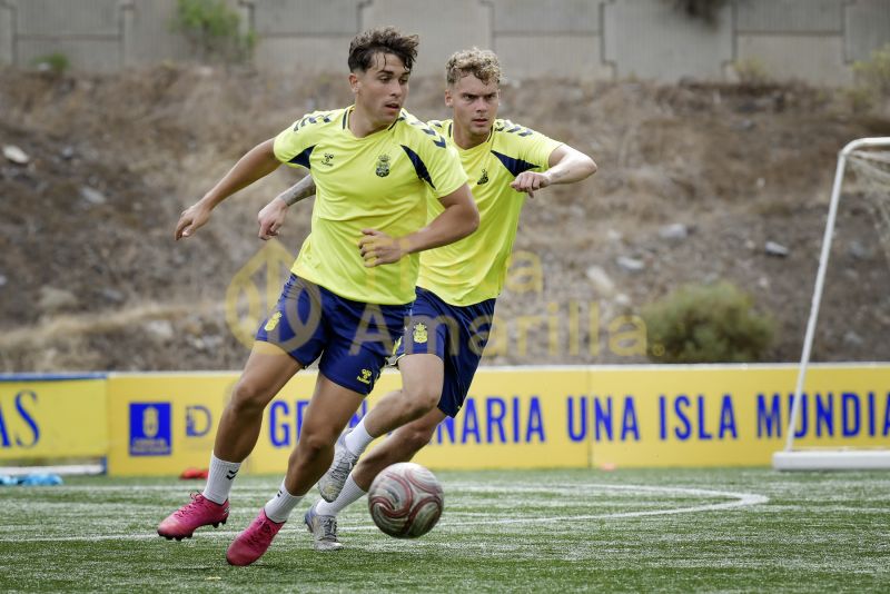 Robaina e Iván López ya dirigen a los filiales de Segunda y Tercera RFEF