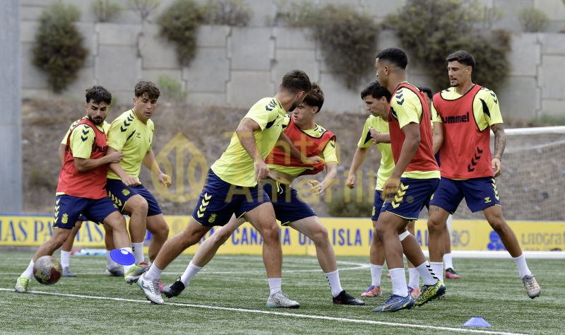 Robaina e Iván López ya dirigen a los filiales de Segunda y Tercera RFEF