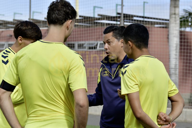 Fotos: Las Palmas C ya tiene en su mira al Mensajero
