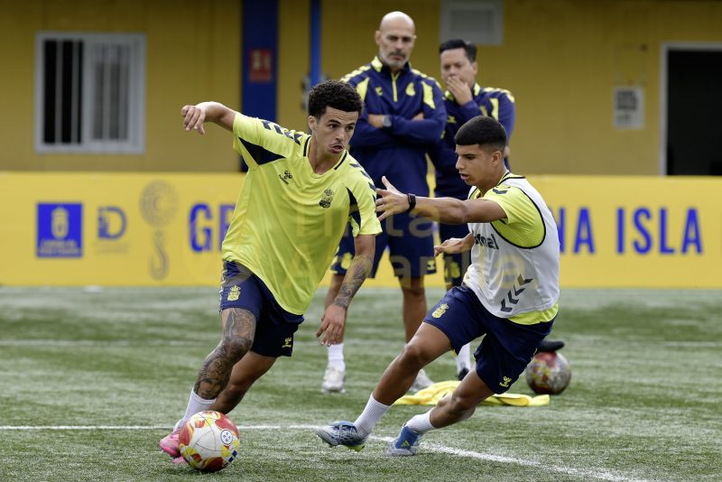 Fotos: Las Palmas C ya tiene en su mira al Mensajero