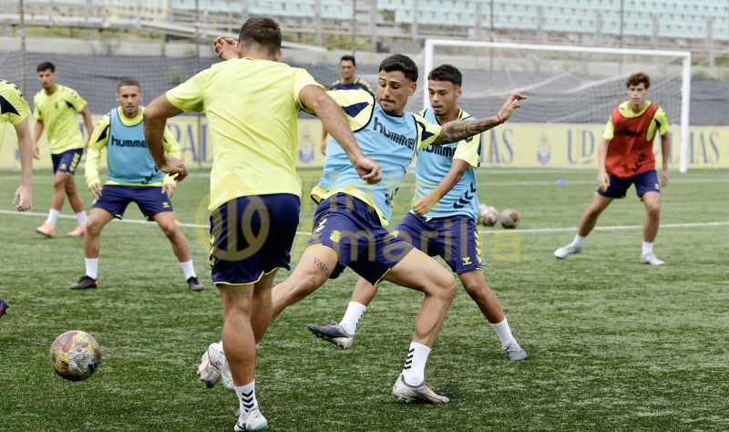 Robaina e Iván López ya dirigen a los filiales de Segunda y Tercera RFEF