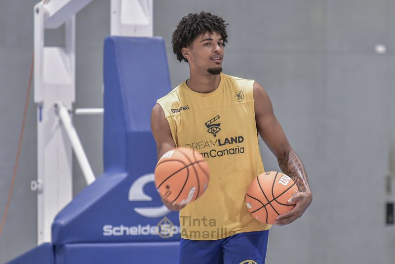 Fotos: El nuevo Gran Canaria zarpa con ilusiones