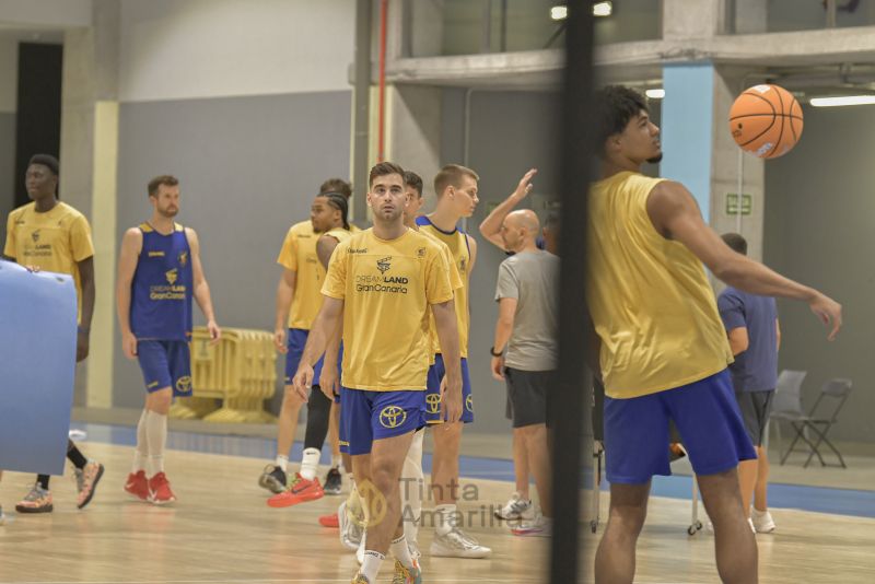 Fotos: El nuevo Gran Canaria zarpa con ilusiones