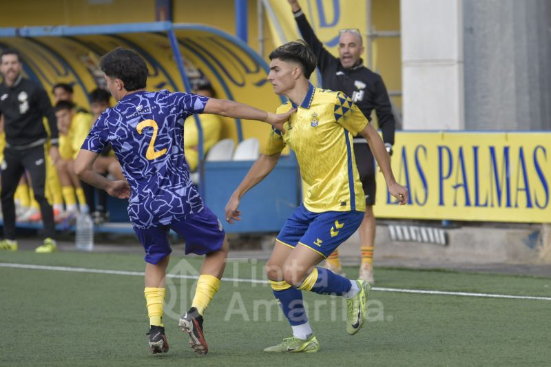 Fotos: Las Palmas B juvenil recibe al 35600 en el Anexo