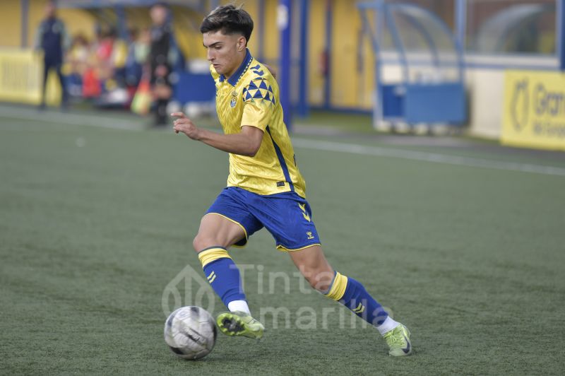 Fotos: Las Palmas B juvenil recibe al 35600 en el Anexo