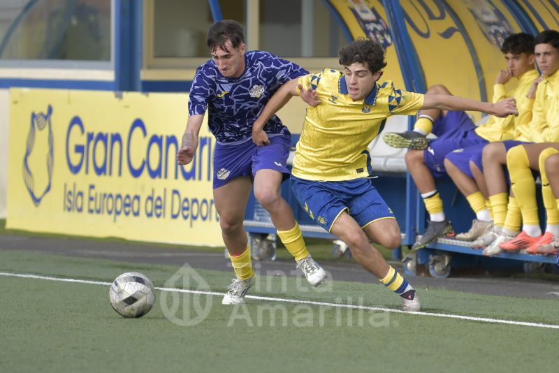 Fotos: Las Palmas B juvenil recibe al 35600 en el Anexo