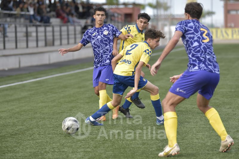 Fotos: Las Palmas B juvenil recibe al 35600 en el Anexo