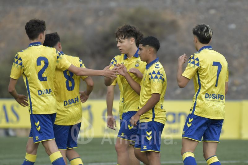 Fotos: Las Palmas B juvenil recibe al 35600 en el Anexo