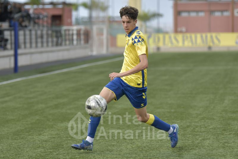 Fotos: Las Palmas B juvenil recibe al 35600 en el Anexo