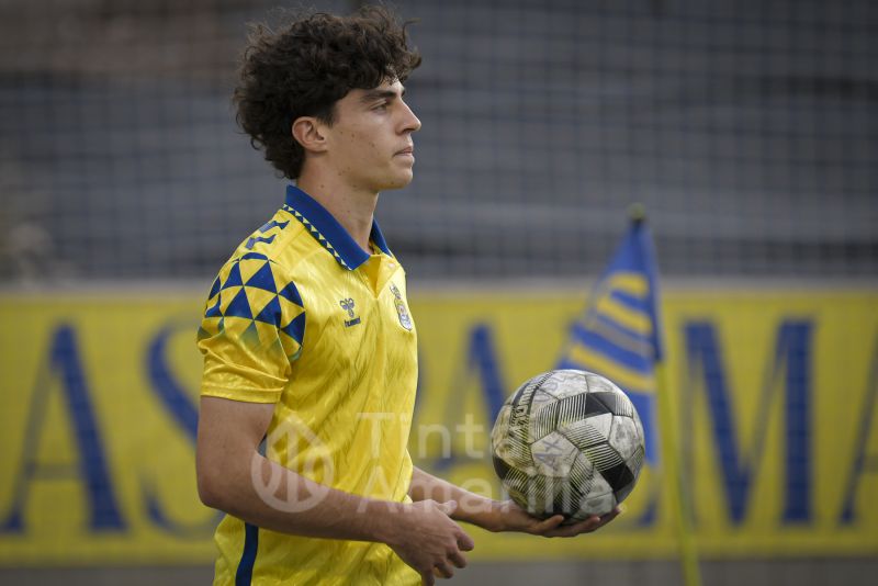 Fotos: Las Palmas B juvenil recibe al 35600 en el Anexo