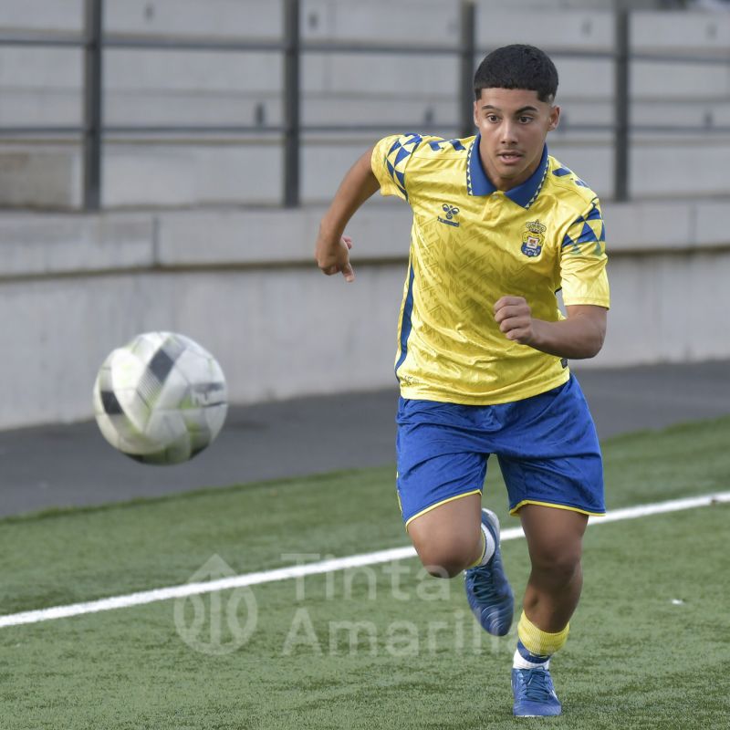 Fotos: Las Palmas B juvenil recibe al 35600 en el Anexo