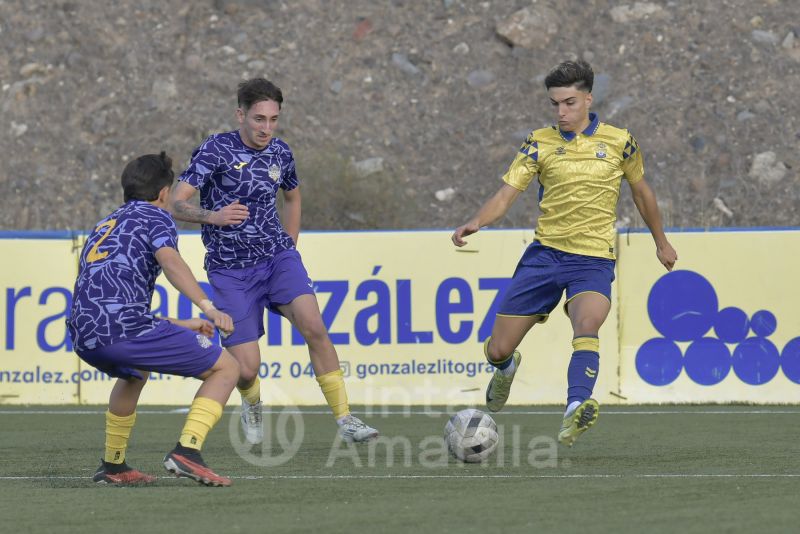 Fotos: Las Palmas B juvenil recibe al 35600 en el Anexo