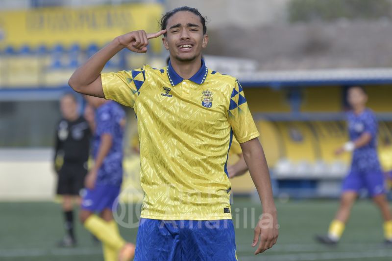 Fotos: Las Palmas B juvenil recibe al 35600 en el Anexo