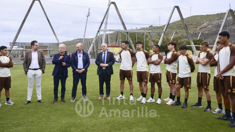 Fotos: Celebración del juvenil de la UD, antes de la batalla contra el Barça