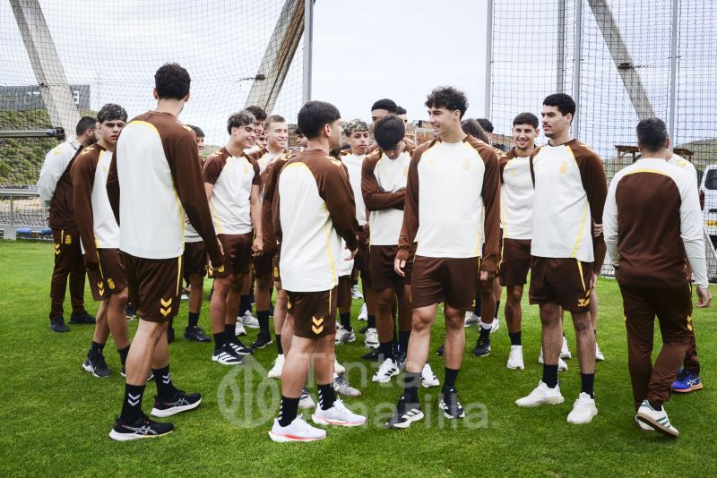 Fotos: Celebración del juvenil de la UD, antes de la batalla contra el Barça