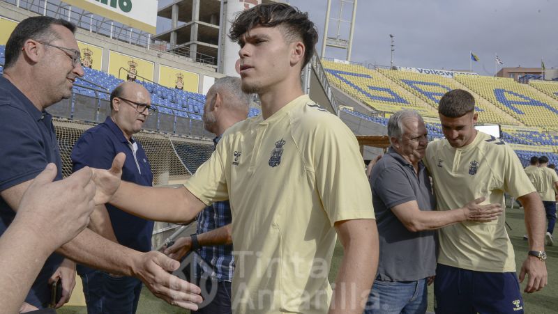 La UD Las Palmas presenta su nuevo producto: Pío Pío Pilsen 100% Malta