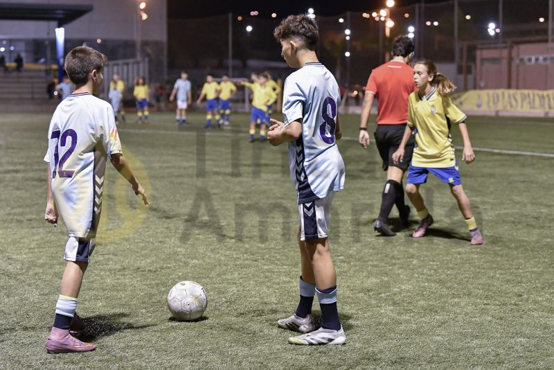 Fotos: Cruce de los dos infantiles de la UD Las Palmas