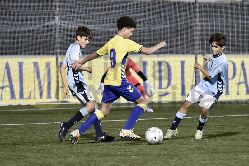 Fotos: Cruce de los dos infantiles de la UD Las Palmas