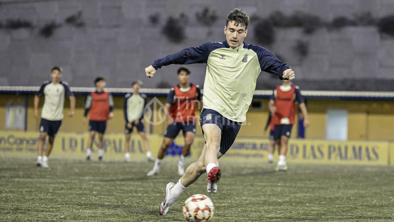 Fotos: El juvenil de la UD afina para recibir al Granada