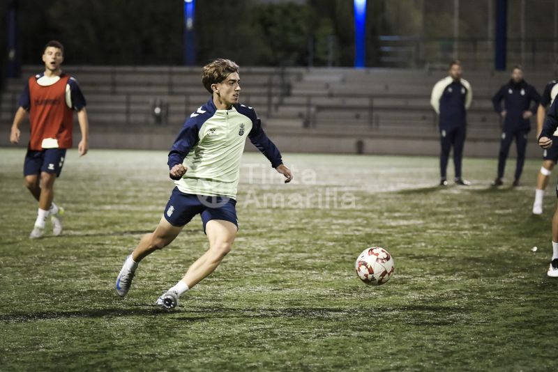 Fotos: El juvenil de la UD afina para recibir al Granada