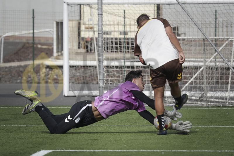 Fotos: Las Palmas C tiene una dura prueba el sábado en el Anexo