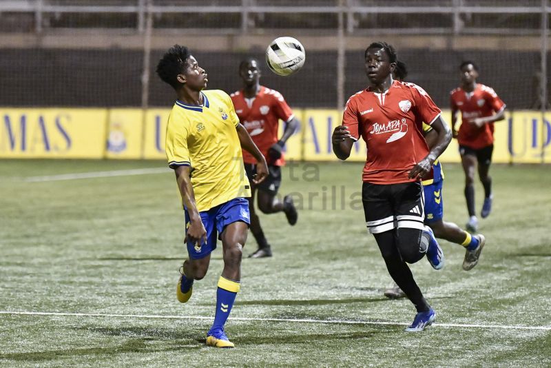 Fotos: La UD Las Palmas D gana en el Anexo la Copa de Navidad
