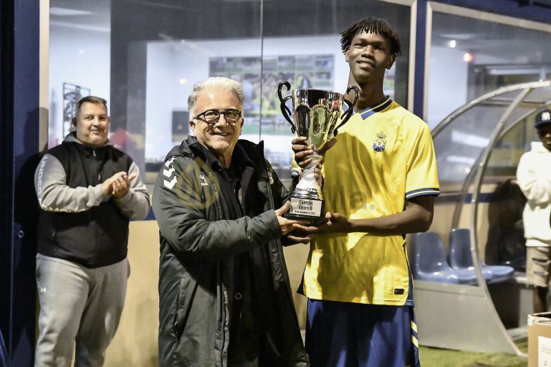 Fotos: La UD Las Palmas D gana en el Anexo la Copa de Navidad