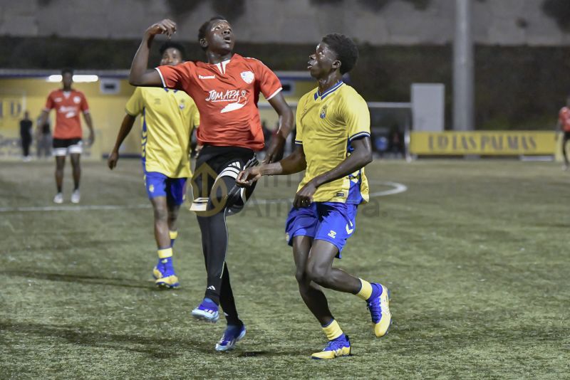 Fotos: La UD Las Palmas D gana en el Anexo la Copa de Navidad