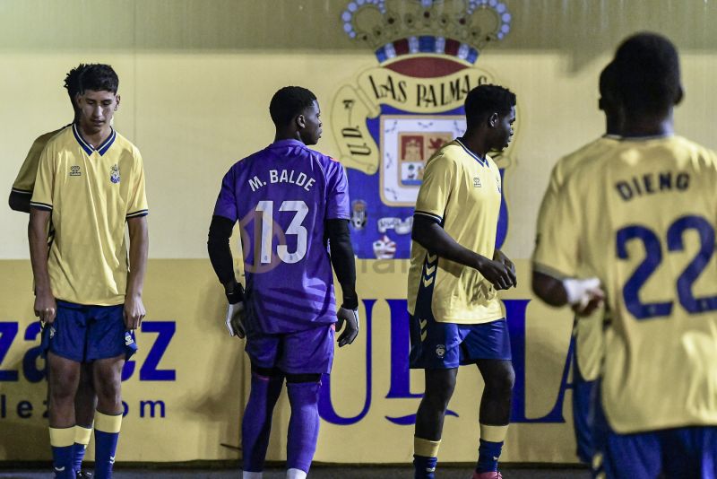 Fotos: La UD Las Palmas D gana en el Anexo la Copa de Navidad