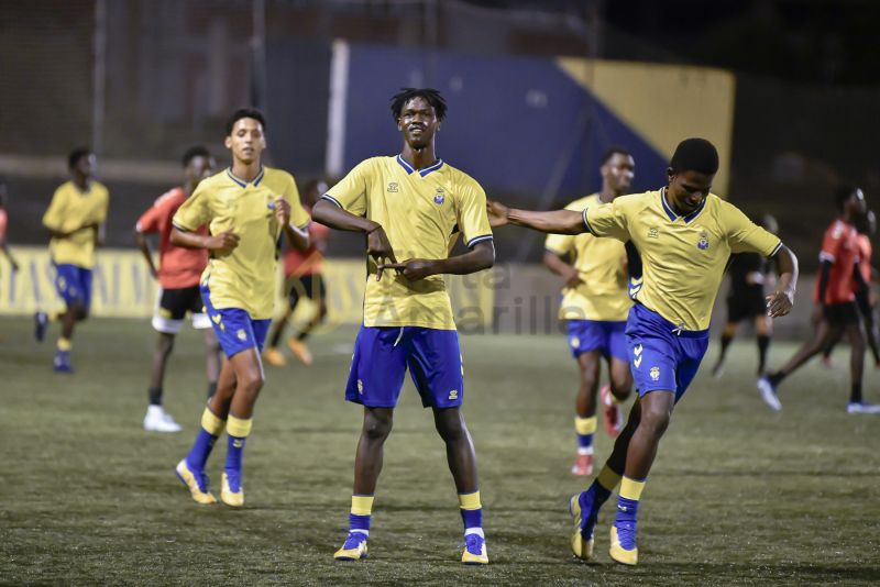 Fotos: La UD Las Palmas D gana en el Anexo la Copa de Navidad