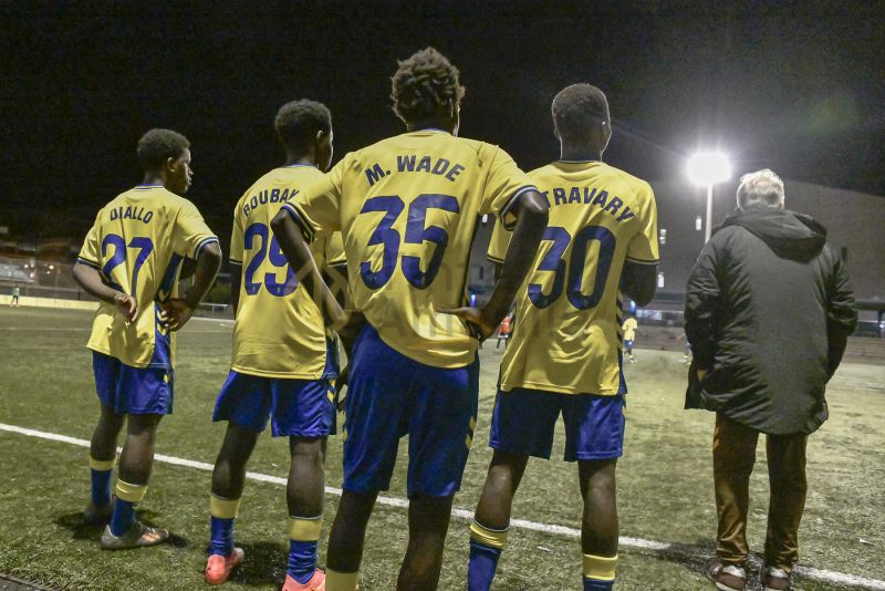 Fotos: La UD Las Palmas D gana en el Anexo la Copa de Navidad