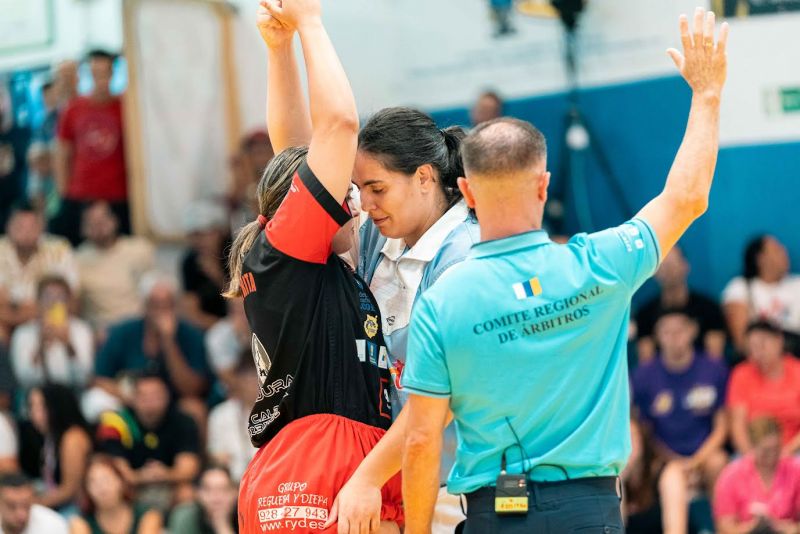 12-11: El Santa Rita revalida el título regional femenino