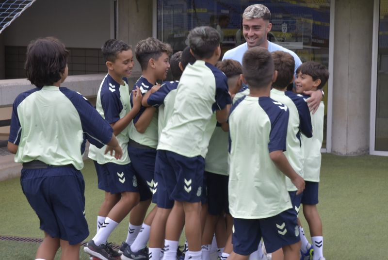 Moleiro cierra con el benjamín de la UD la presentación de la temporada en filiales