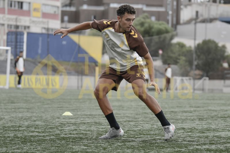 Fotos: Las Palmas C se prepara para un derbi inédito en Tercera RFEF