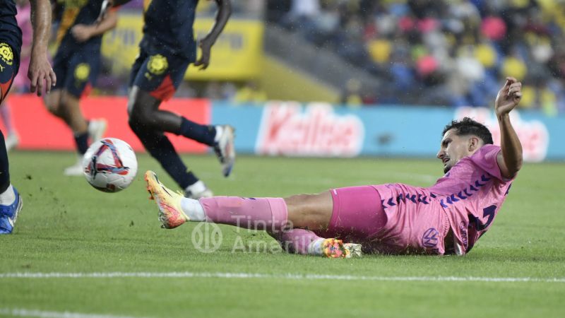 Alex Muñoz: más goleador en Primera con la UD que en Segunda con el Tenerife