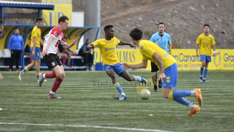 Último día de mercado: Pejiño y Bassinga, los nombres en la UD