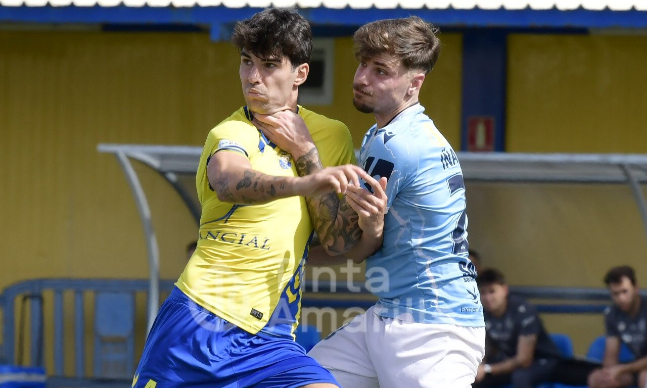 1-1: Las Palmas Atlético provoca un dolor de cabeza al aspirante CD Coria