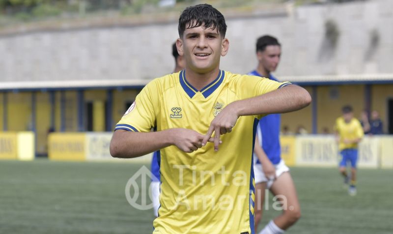 La UD Las Palmas protege su liderato con un triunfo 1-7 en Los Olivos 