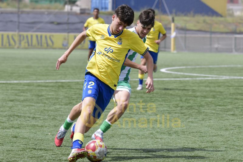 El juvenil de la UD vence al Mensajero (0-2) en su penúltimo partido