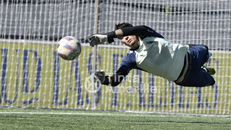 Fotos: Las Palmas C afina para recibir a un histórico