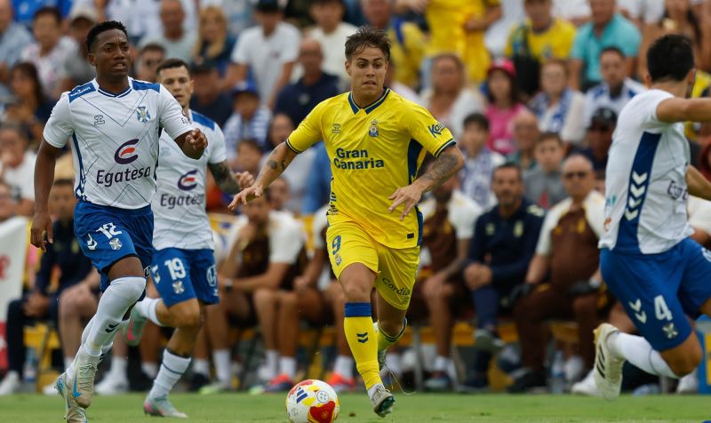  1-1: La UD regresa sin el trofeo Teide, pero con una colección de patadas