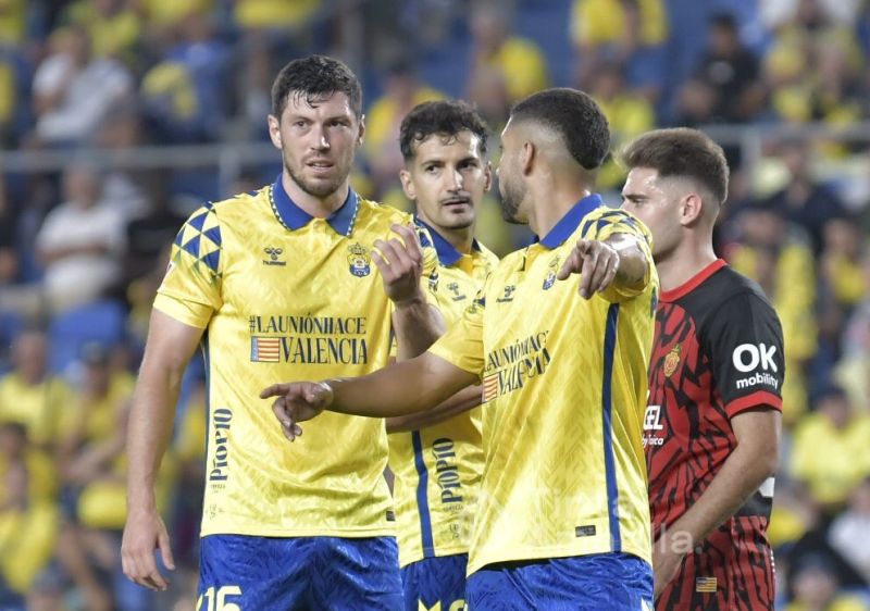 McKenna se reincorpora al grupo para viajar a Sevilla