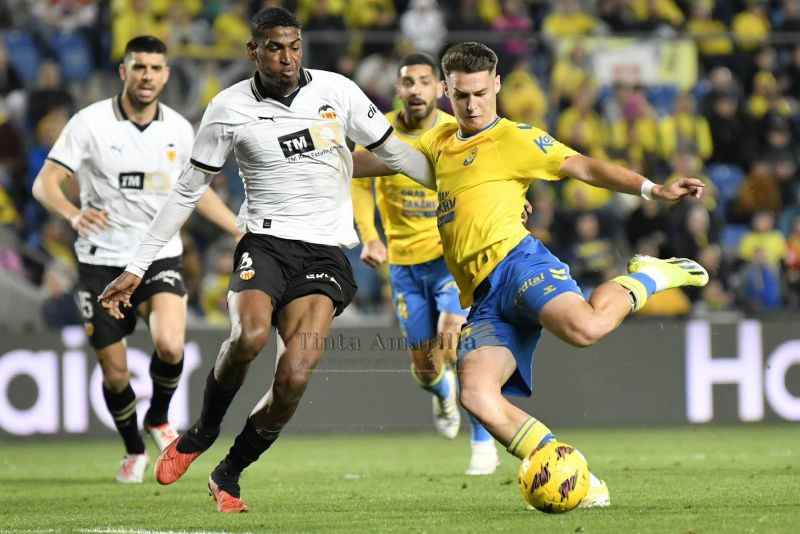 Bjeliça deja paso a Cannavaro, la 'x' de Araujo, Mika y la Roma, ...